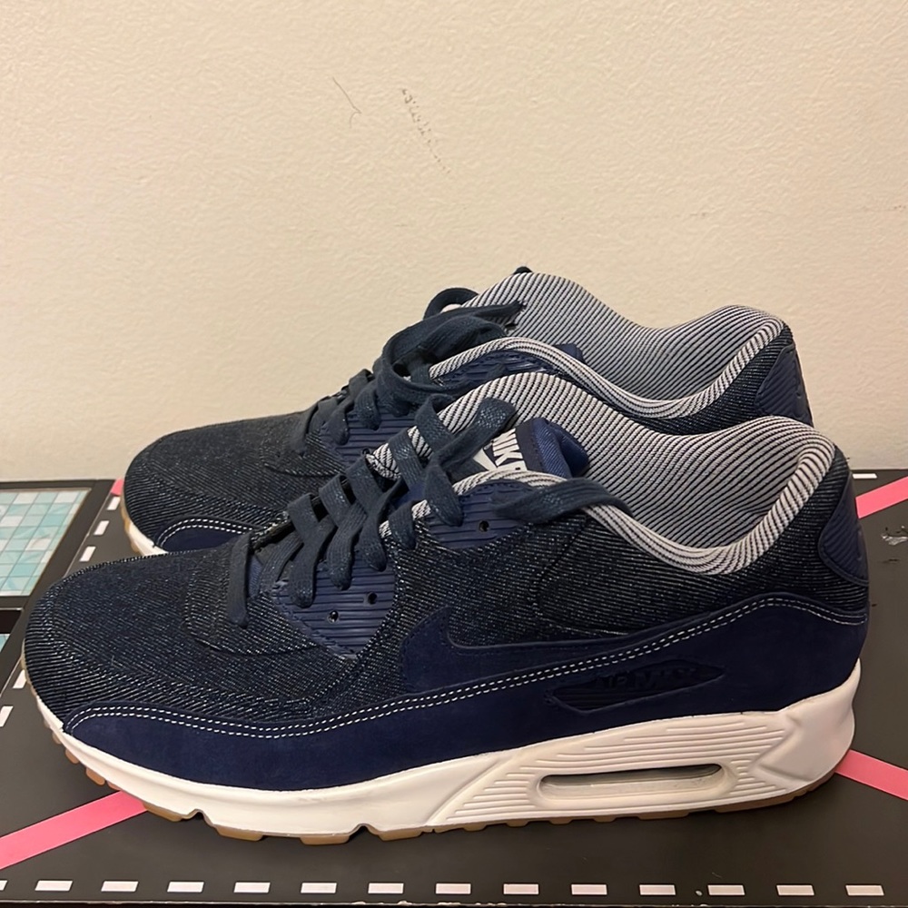Women Denim Nike Air Max size 11